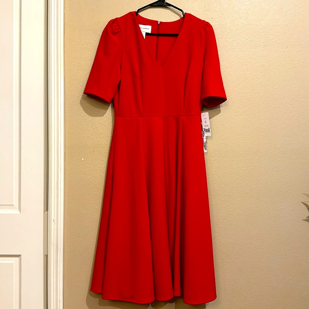 Donna Morgan Red midi dress. NWT. Size 4